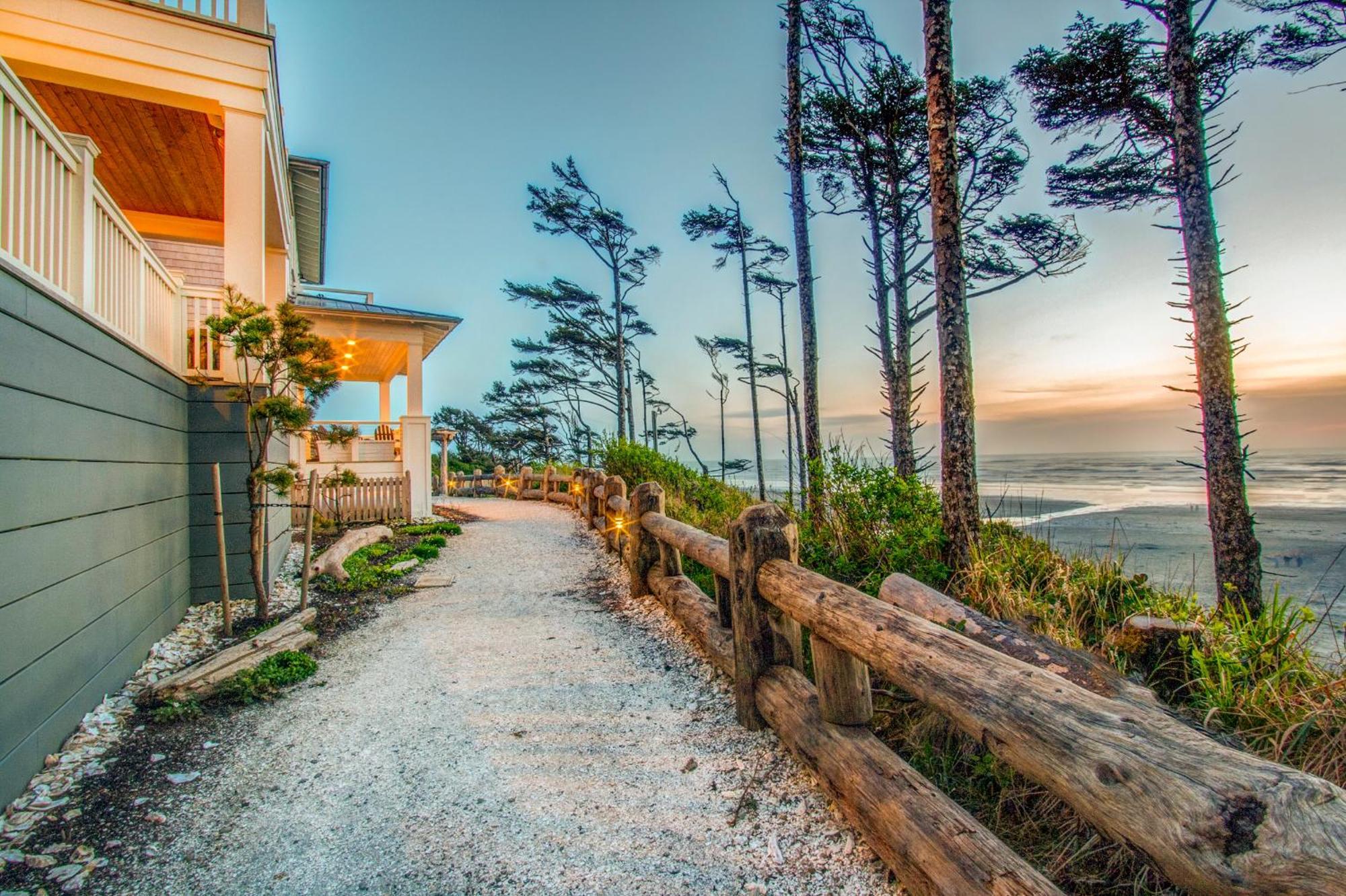 Beach Bluff By Seabrook Hospitality Pacific Beach Exterior photo
